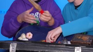 покупаю странные объявления на Авито**банка с глазами** егорик