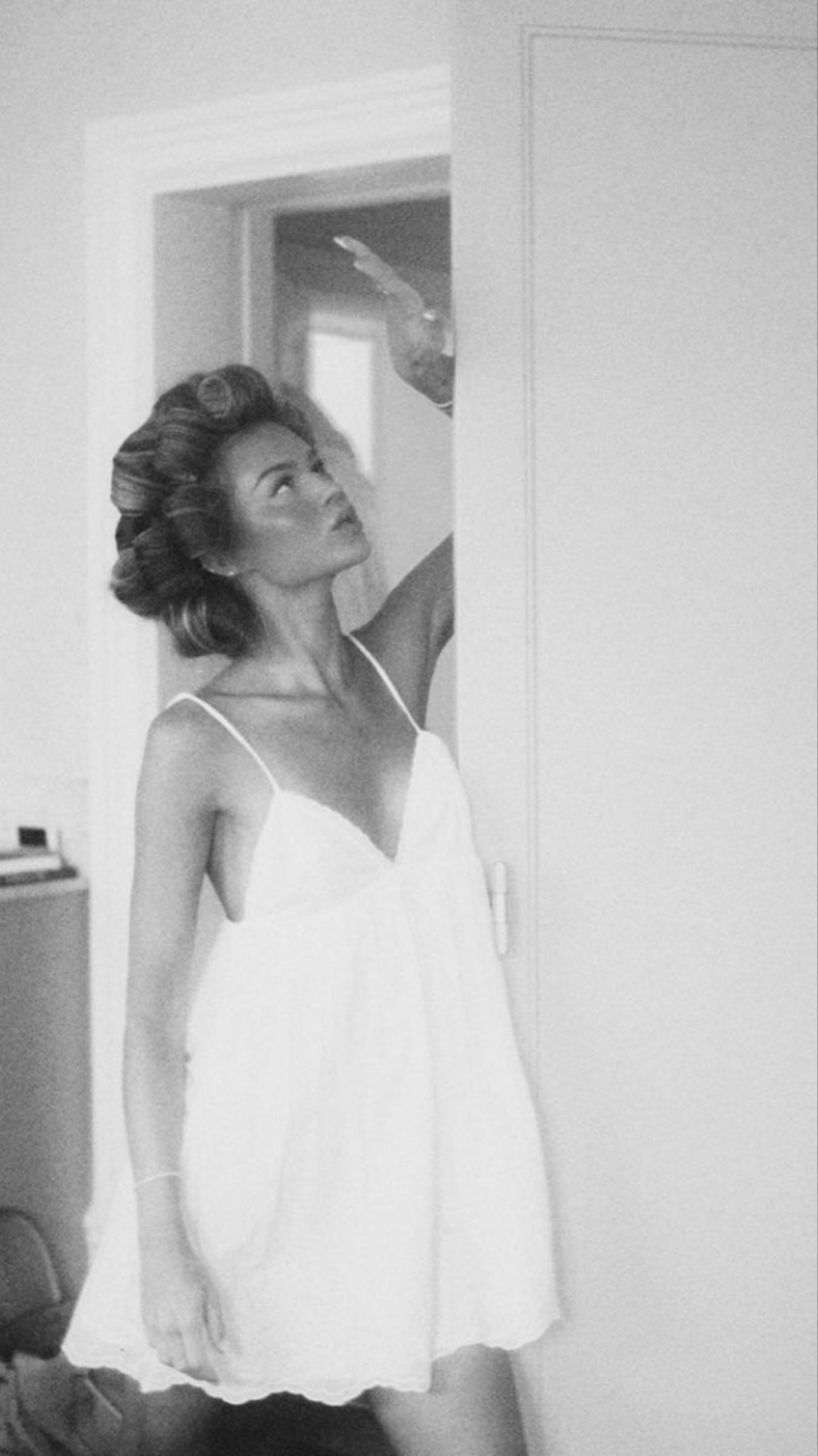 Как считаете, лучше с косметологией или без?