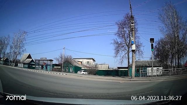 Старикам тут не место!