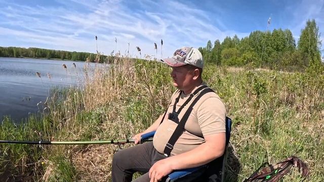 Карась на поплавок рыбачим всей семьёй загорели лица красные