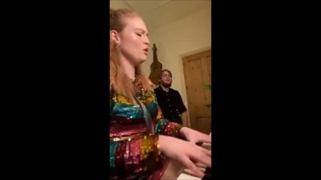 Freya Ridings birthday live stream 18/04/2020 смотреть онлайн