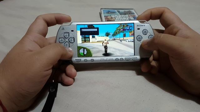 Grand Theft Auto Vice City Stories on PSP смотреть онлайн