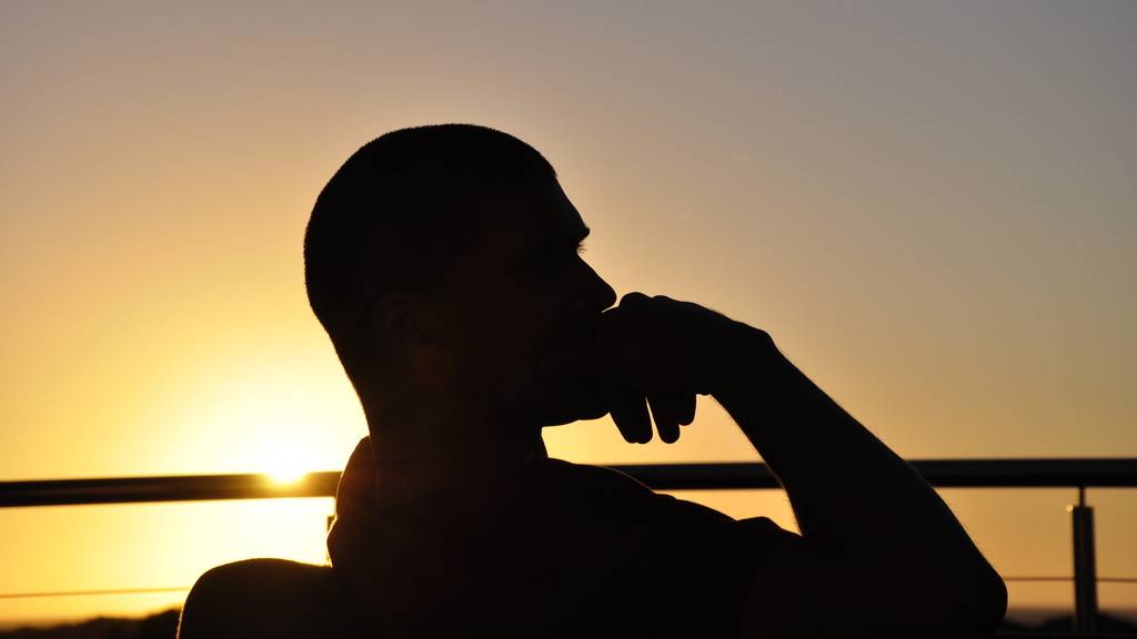 НЕ ХВАЛИТЕ МЕНЯ смотреть онлайн