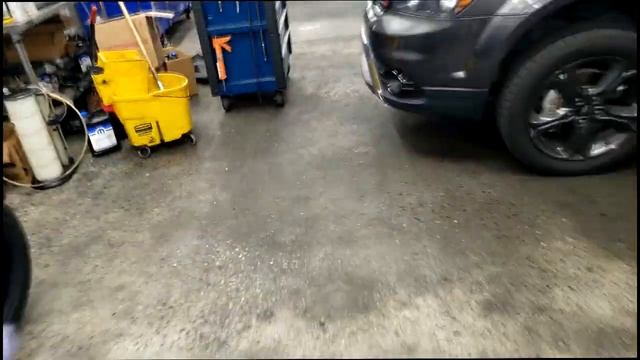 Typical day in the shop. Should you use your electric impact every day? Auto Mechanic Shop Talk. смотреть онлайн