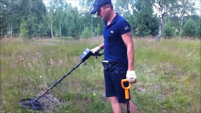 В поисках клада!Продолжаем исследовать полянку!Царские находки! смотреть онлайн