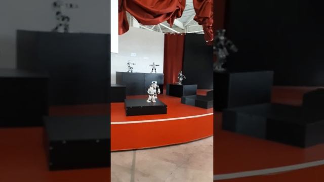 Цирк роботов смотреть онлайн