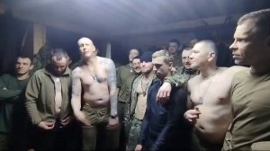 Круто зачитал рэп на сво