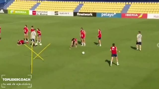 Разогревающее упражнение - Гонка на скорость ведения мяча, ловкость и контроль мяча. смотреть онлайн