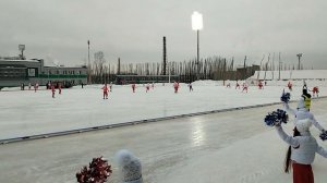 Матч по хоккею с мячом на стадионе "Хромпик"