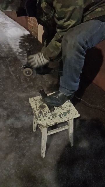 Илюха пилит титан смотреть онлайн