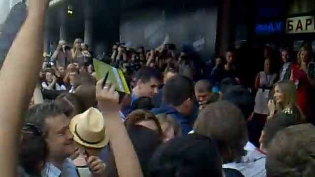 Кэмерон Диаз в Москве (15.06.11) фан-зона смотреть онлайн