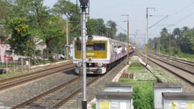 [30 In 1] Amazing Multicolored Different Model EMU Local Trains At Palta Station I Kolkata Trains