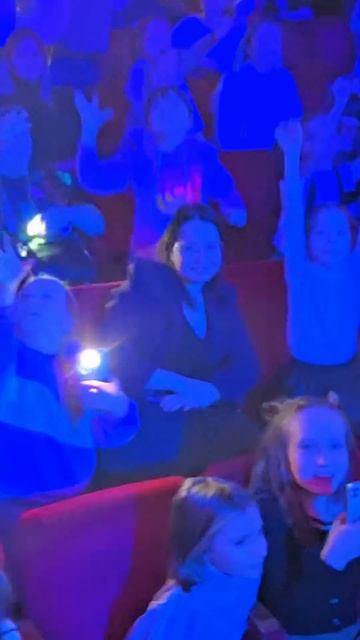 ✨ Скоро мой концерт, и я очень жду встречи с вами. Приходите, будем петь и танцевать вместе! смотреть онлайн