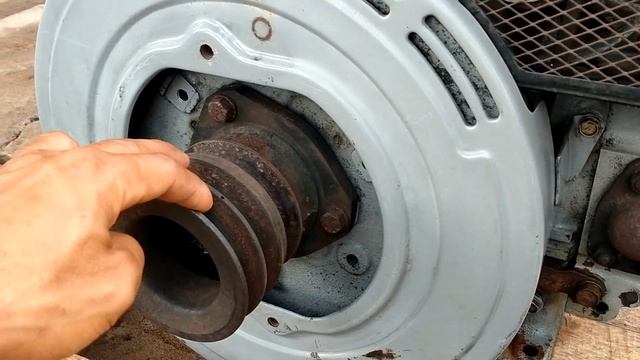 động cơ dầu , kubota EA-8 đời mới 8ps/2750 r.pm (xin lh 0947846773) смотреть онлайн