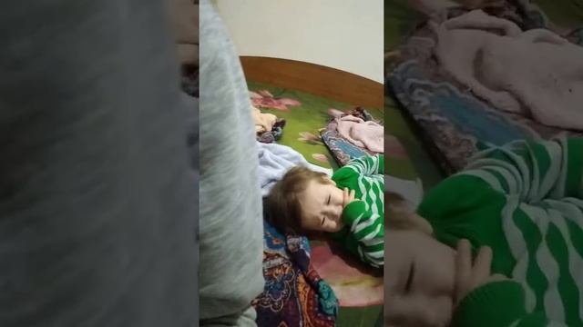 Дитетко убивает привидение))) смотреть онлайн