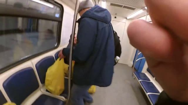 Как видеоблогеры нарушают правила пребывания в ММ. смотреть онлайн