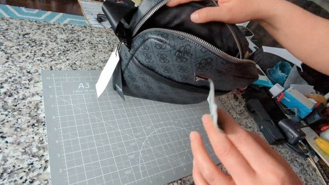 Guess Vezzola Top Zip Crossbody Travel Bag Review смотреть онлайн