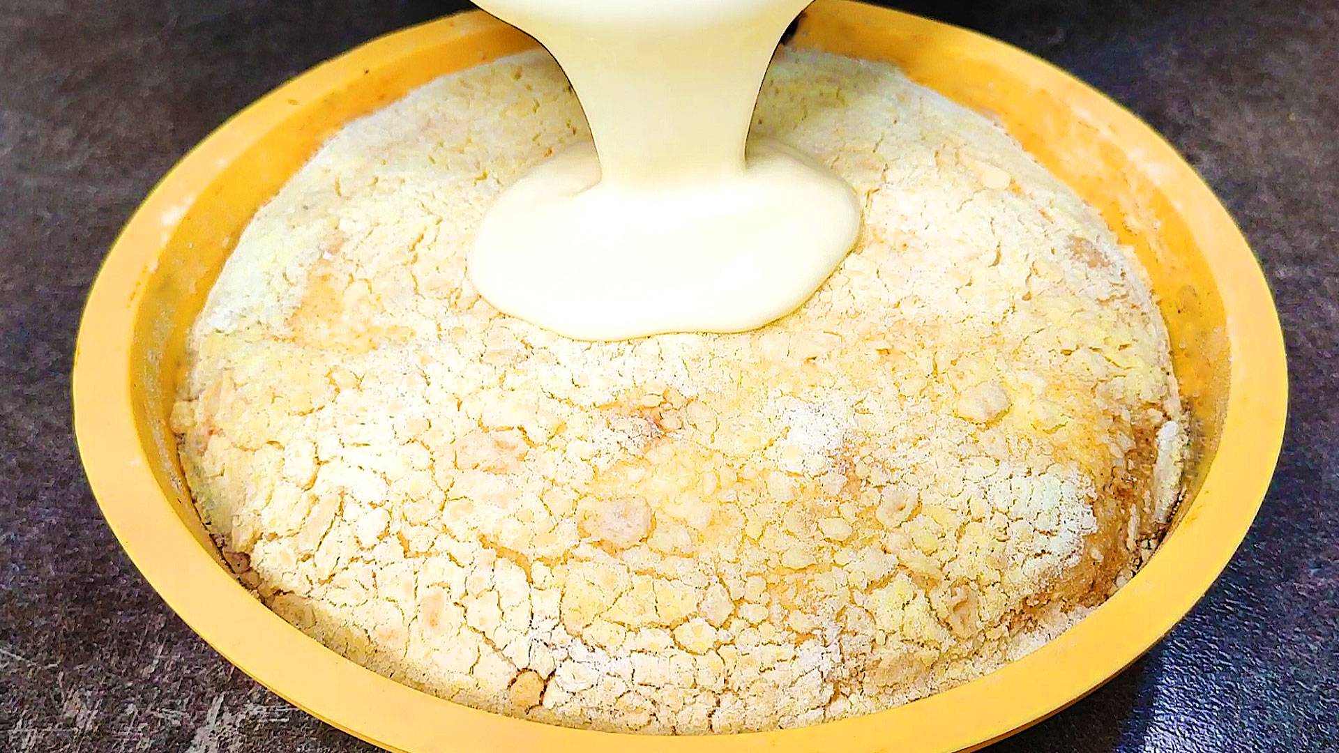 Моя СВЕКРОВЬ была в ВОСТОРГЕ, когда я приготовила этот ЗНАМЕНИТЫЙ ТВОРОЖНЫЙ ПИРОГ! смотреть онлайн