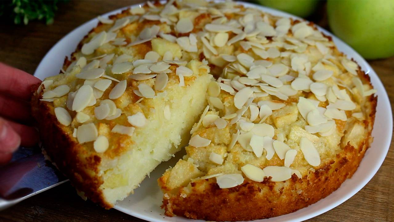 Манник с яблоками БЕЗ МУКИ. Влажный и нежный пирог - ВКУСНЯТИНА К ЧАЮ! смотреть онлайн