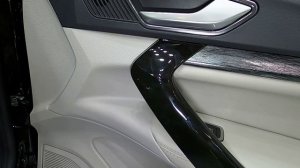 Рассматриваем Лада Аура в мелочах. Просто длинная Веста с белым салоном и не более того