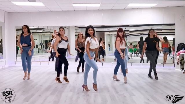 🔴SALSA LADY STYLE MADRID / Deisy Carrera 👑 / Estilo Femenino Salsa смотреть онлайн