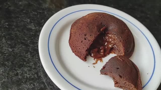 ШОКОЛАДНЫЙ ДЕСЕРТ – быстро, просто, вкусно! 🍫🍰 смотреть онлайн