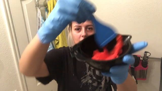 Dying My Hair at Home... Worst Outcome | Tia Wilson смотреть онлайн