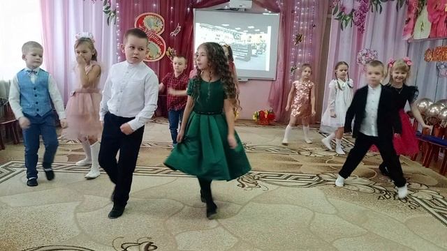 танец для мам в детском саду.mp4 смотреть онлайн