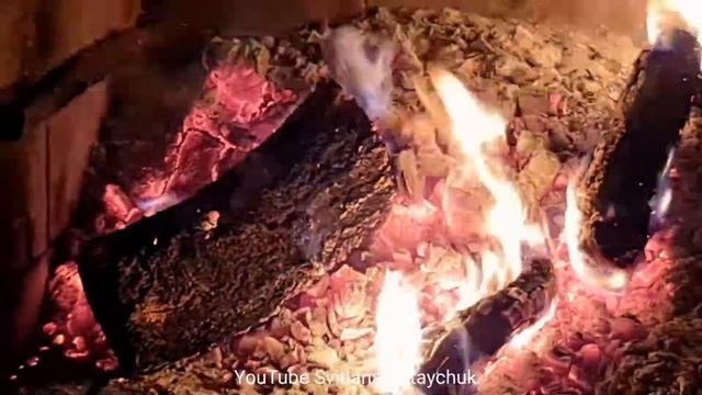 Огонь в камине. Можно любоваться игрой живого пламени бесконечно долго. Видео релакс. Пламя огня.