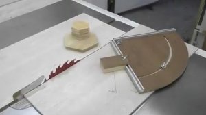 Угол на дисковой пиле. Приспособа. 💿