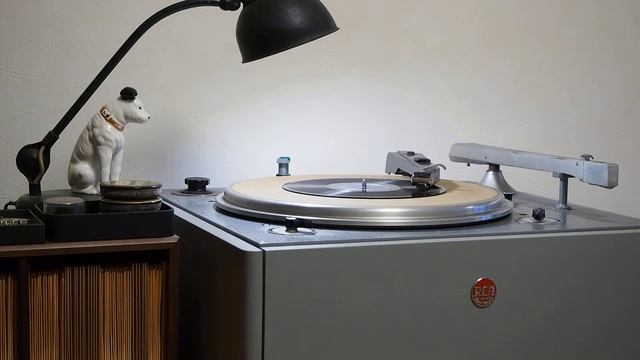 ♪Blue Moon / Georgie Auld and his Orchestra смотреть онлайн
