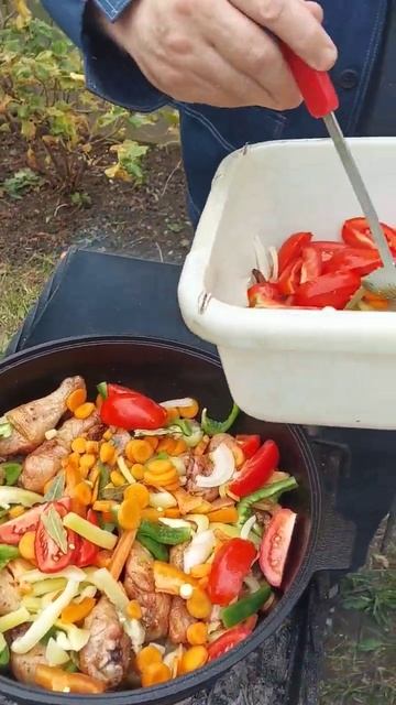 Готовим в казане. #еда #казан #готовимвказане #asmr смотреть онлайн