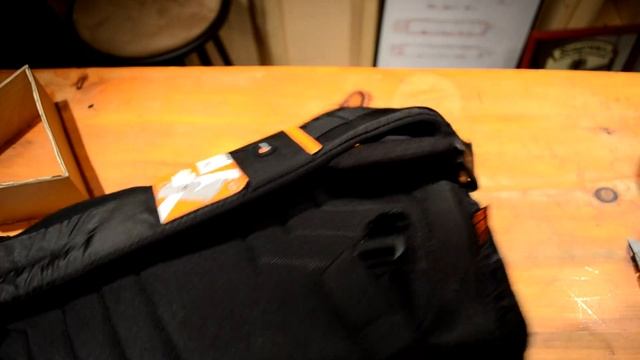 Lowepro SlingShot 102 AW Overview смотреть онлайн