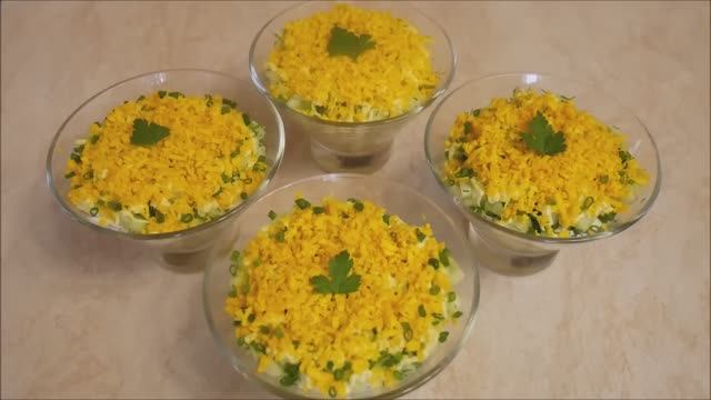 Классический салат с ПЕЧЕНЬЮ трески СЫТНЫЙ и ПОЛЕЗНЫЙ смотреть онлайн