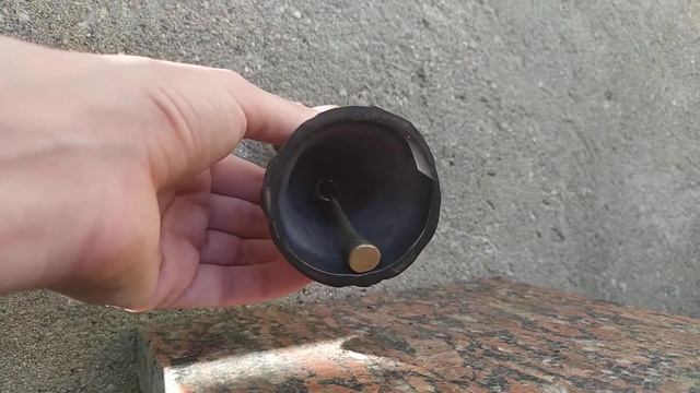 Бронзовый колокольчик Дама с сумочкой и цветами. смотреть онлайн