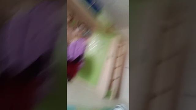И снова распаковка! Новый рюкзак для школы! Крутяк. Поставьте хоть один лайк 🥺 или 1 просмотр... смотреть онлайн