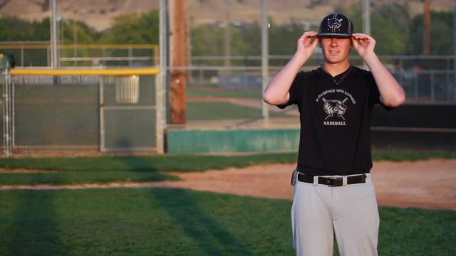 Baseball Equipment : How to Bend the Brim of a Baseball Cap смотреть онлайн