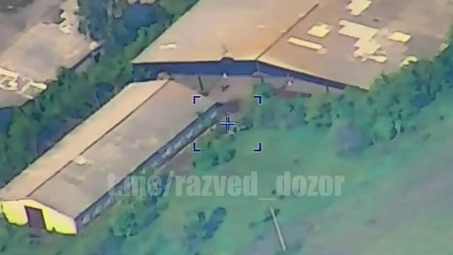 Уничтожение склада боеприпасов ВСУ огнем артиллерии на Купянском направлении, 05.2023 смотреть онлайн