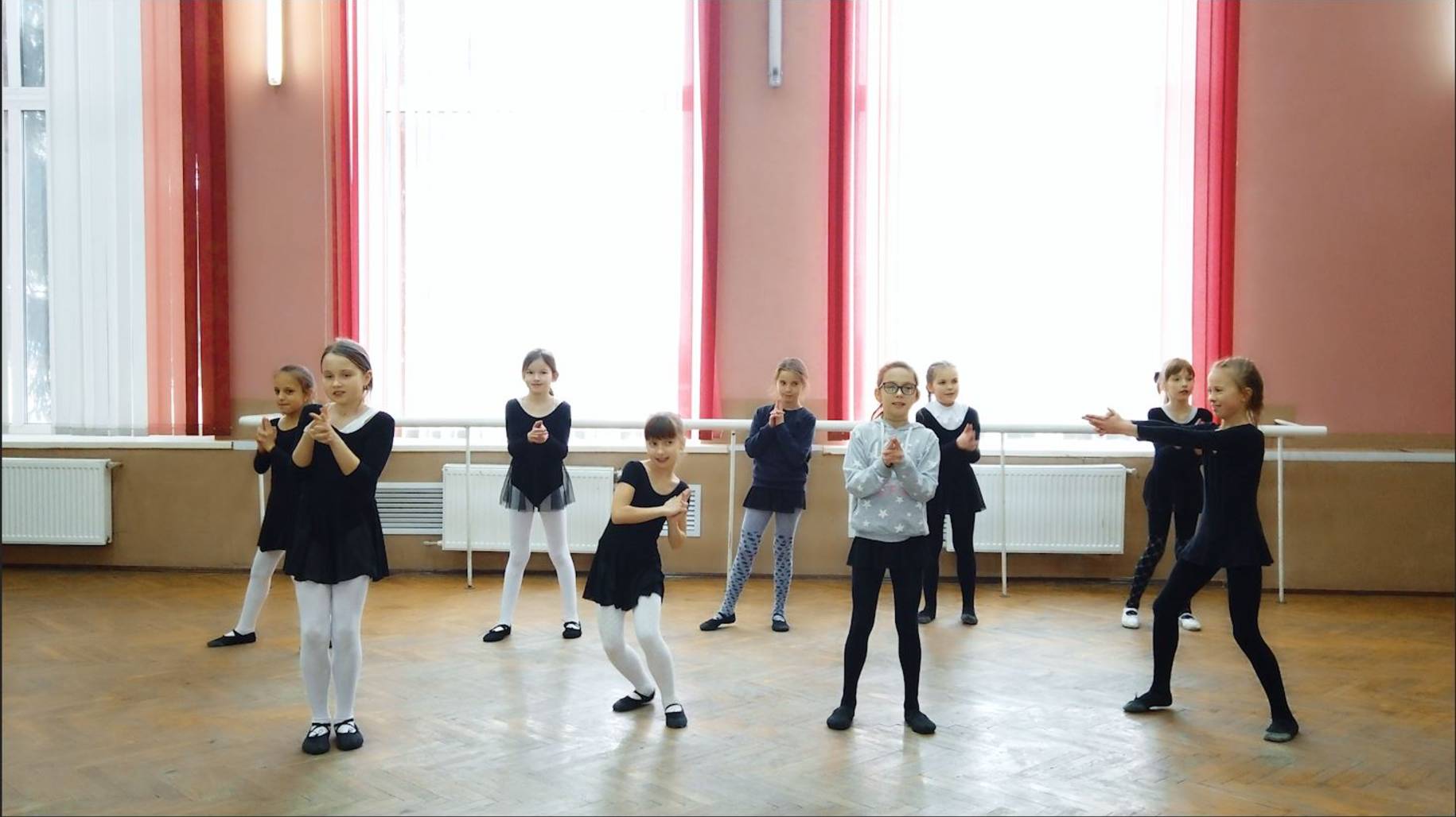 Песня-игра Муха смотреть онлайн