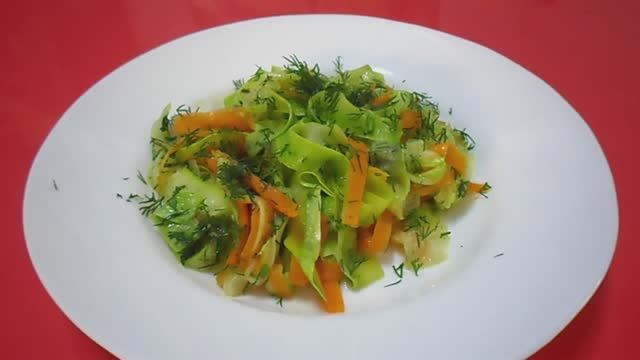ЛАПША из кабачков и моркови за 15 минут – быстро и вкусно! 🥒🥕 смотреть онлайн
