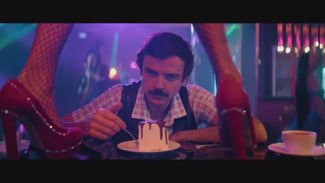 ТОПОЛИНЫЙ ПУХ смотреть онлайн