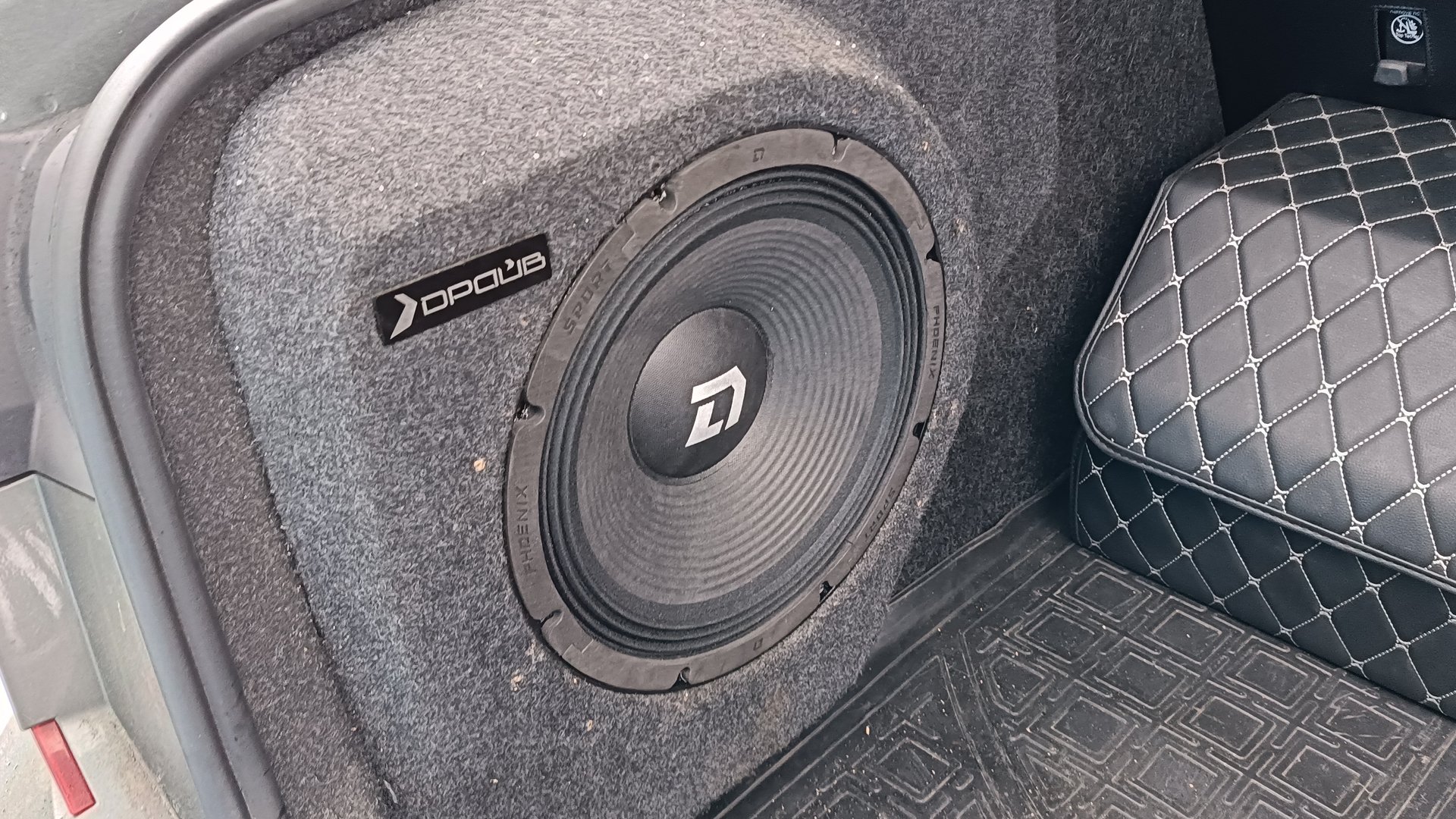 Эстрадный саб DL audio Phoenix sport 300 в SQ системе смотреть онлайн