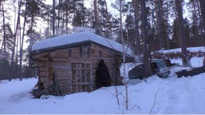 Где нет дорог. Завез железо для крыши, на проходную избушку.