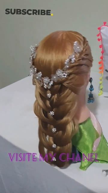 An elegant and simple summer hairstyle for elegant women#shorts смотреть онлайн