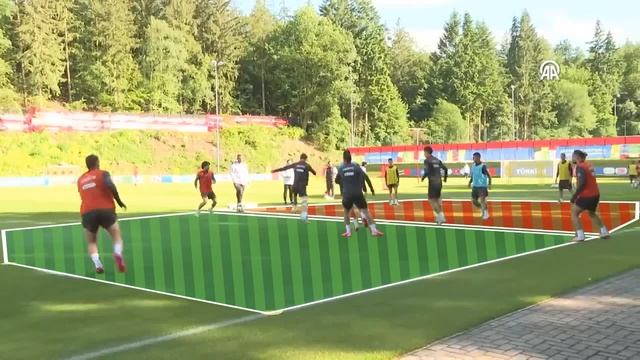 Сборная Турции - активация паса и переходное рондо 3v3v3+2 Винченцо Монтеллы смотреть онлайн