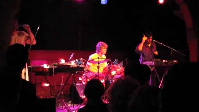 RUBY SUNS @ SCHUBAS CHICAGO смотреть онлайн