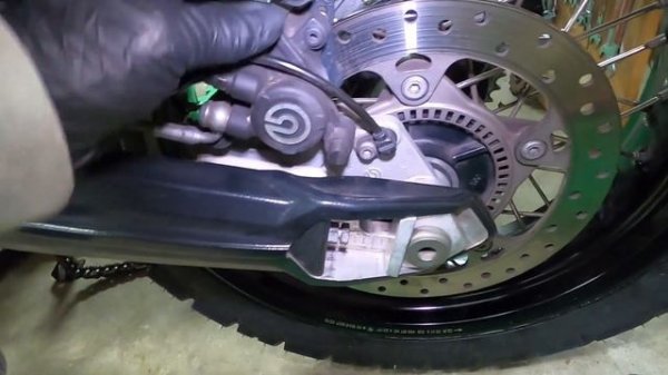 BMW F800 Shinko E-705 E705 Tyre and 15 Tooth Sprocket