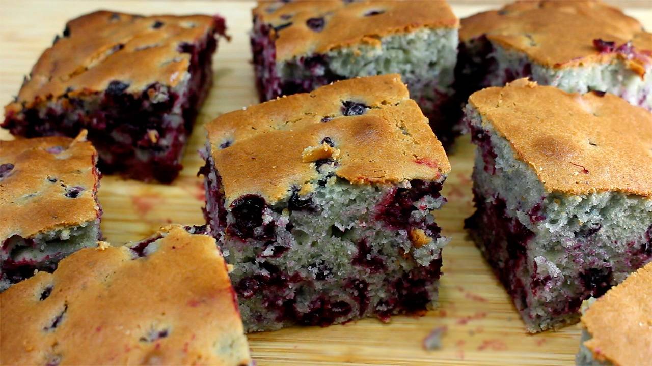 Всё Смешали венчиком и в Духовку. Невероятно Вкусный и Быстрый Пирог к чаю! смотреть онлайн