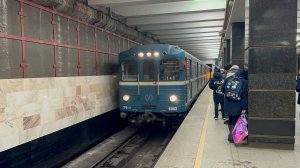 "Ремонт путевых стен" Метропоезд Ем-501/Ема-502 (81-501/502) №148 на ст.м.Проспект Ветеранов