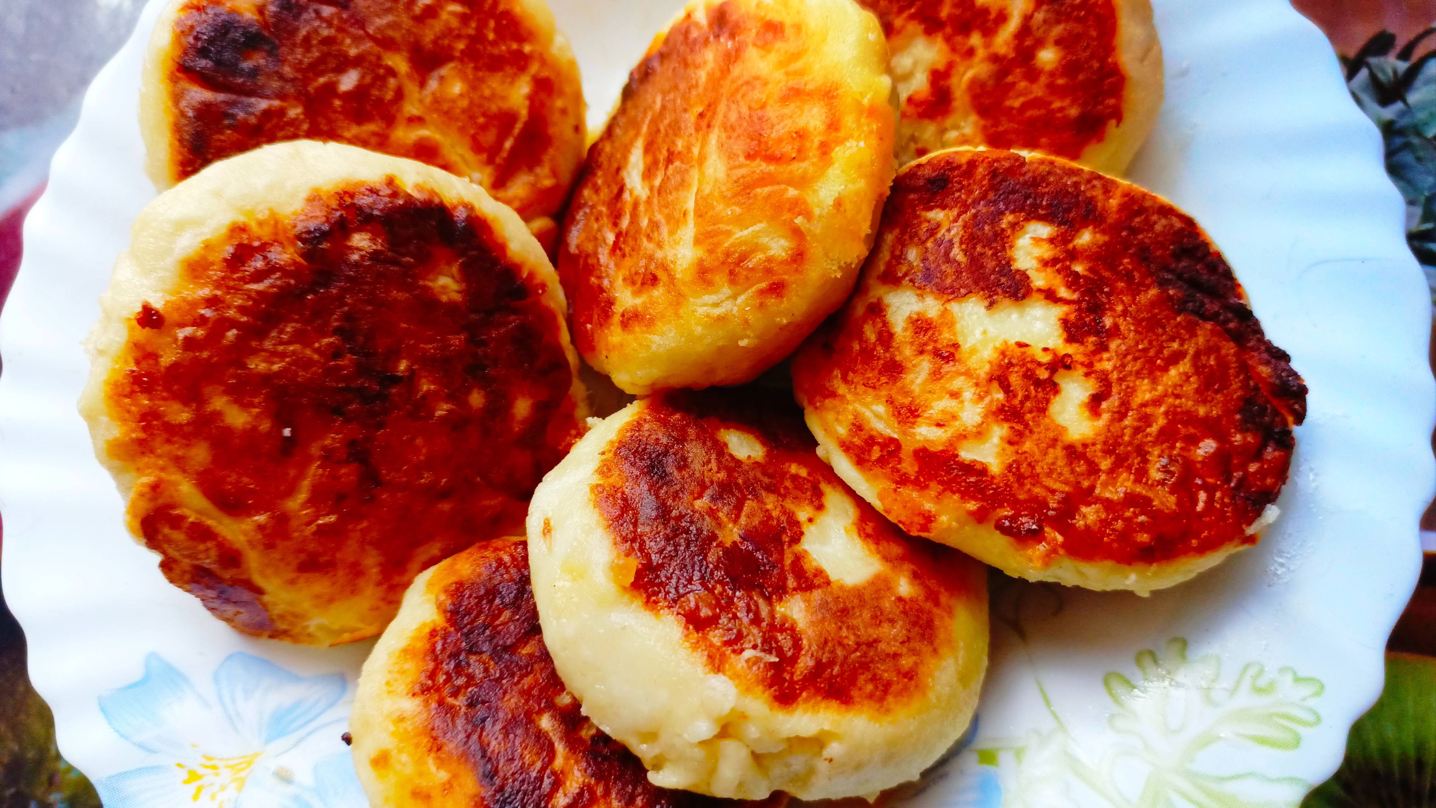 СЫРНИКИ С ТВОРОГОМ И СЫРОМ